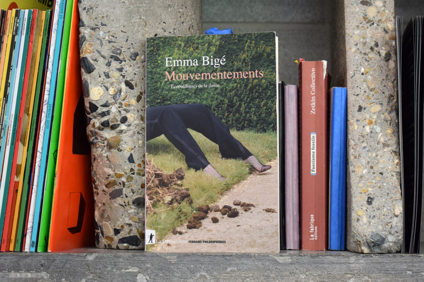 Béton Book Club : Emma Bigé, « Mouvementements. Écopolitiques de la danse. » (La Découverte, 2023) - Bétonsalon