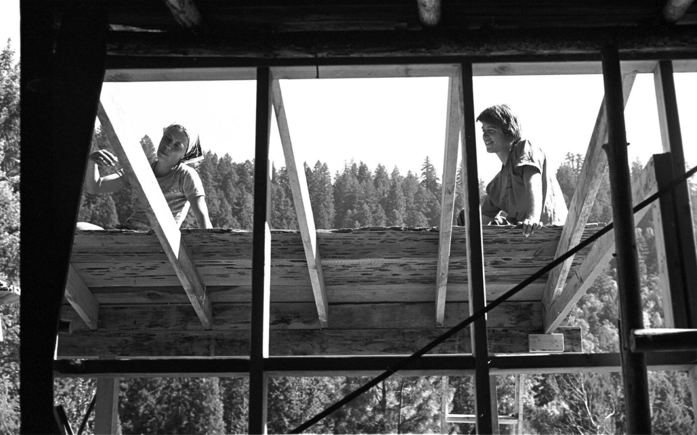 Autoreprésentations lesbiennes à travers des pratiques d’architecture, d’écriture et de photographie : raisons de vivre, manières de survivre et de résister - Bétonsalon