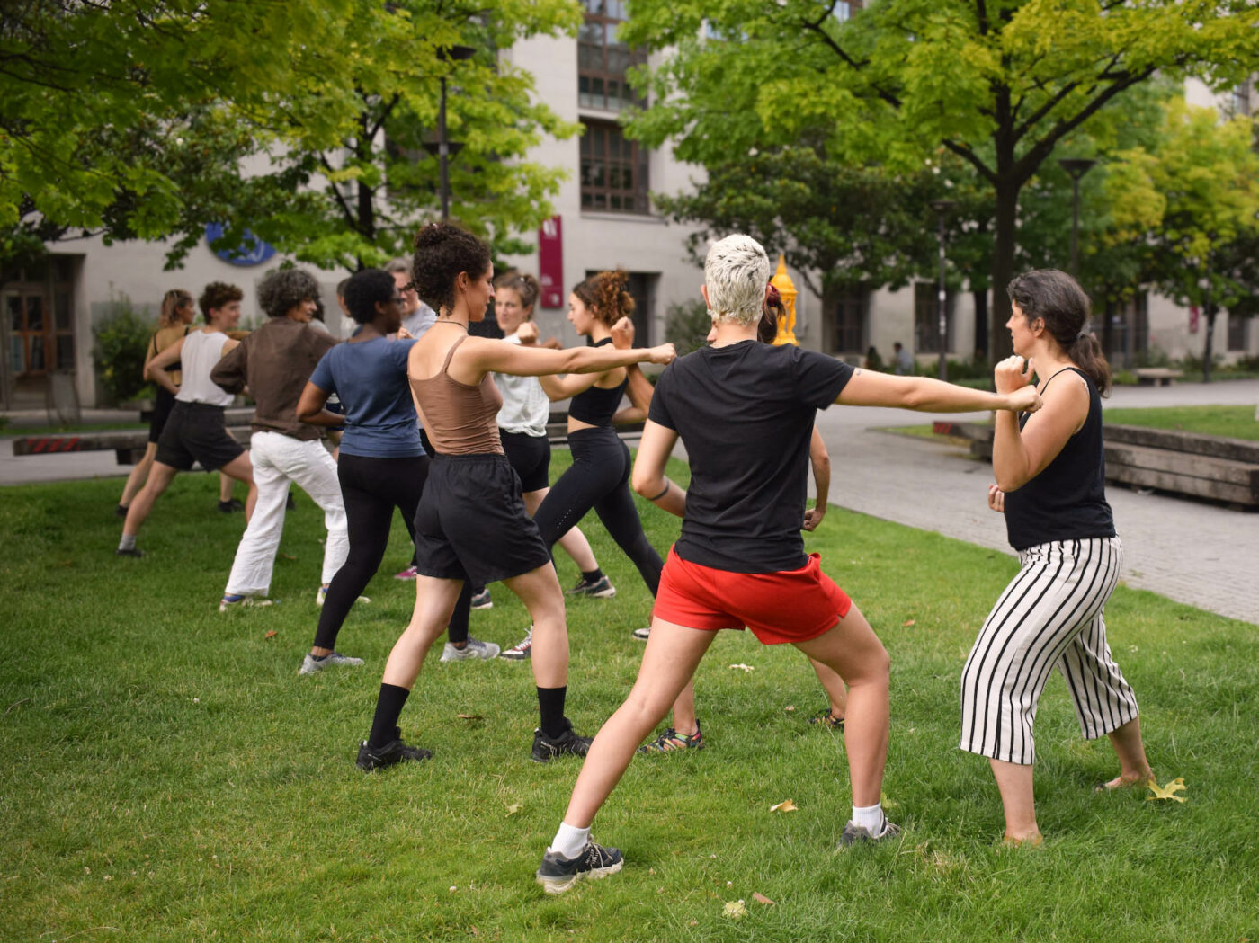 Cap pour l’Île des vivantxs (Cap for the Island of the Living) - Bétonsalon